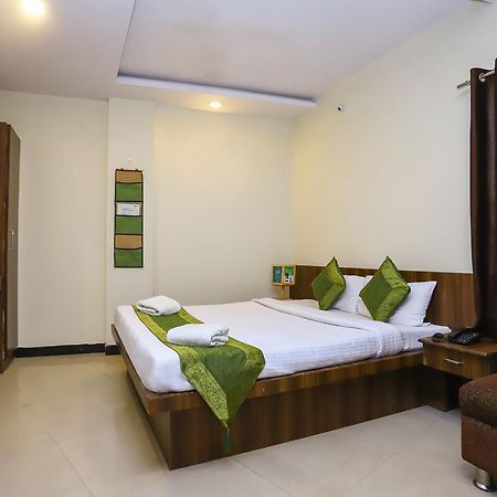 Hotel Ashoka Palace Ujjain Exterior foto