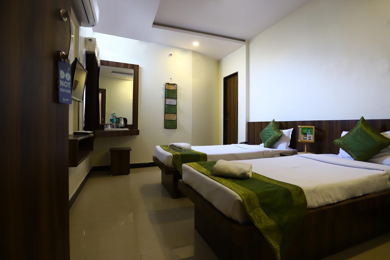 Hotel Ashoka Palace Ujjain Exterior foto