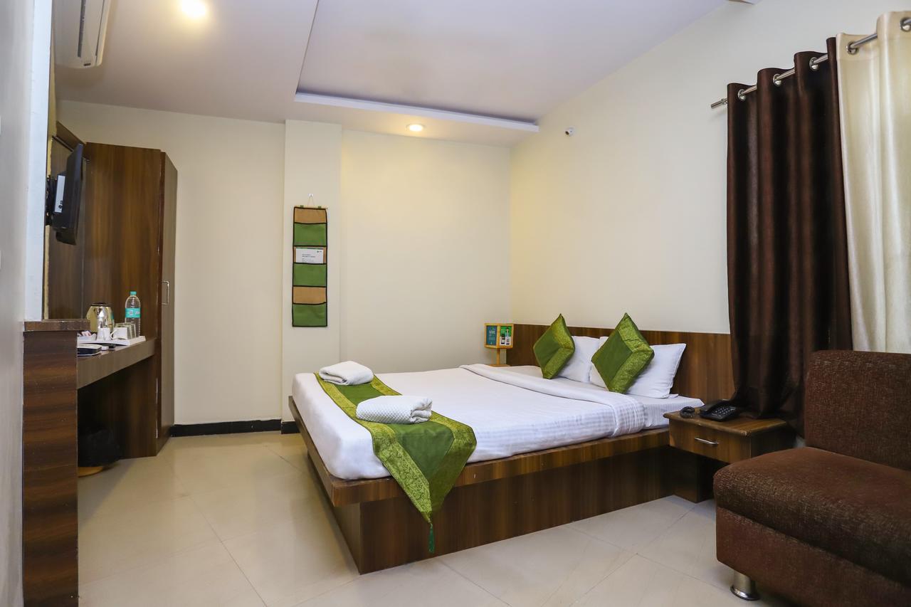 Hotel Ashoka Palace Ujjain Exterior foto